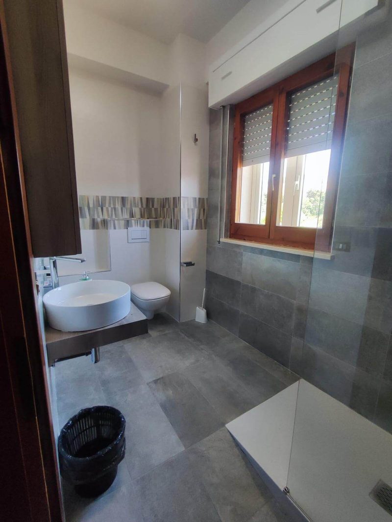 Bagno privato con lavabo, sanitari e doccia, Casa Albergo San Bartolomeo